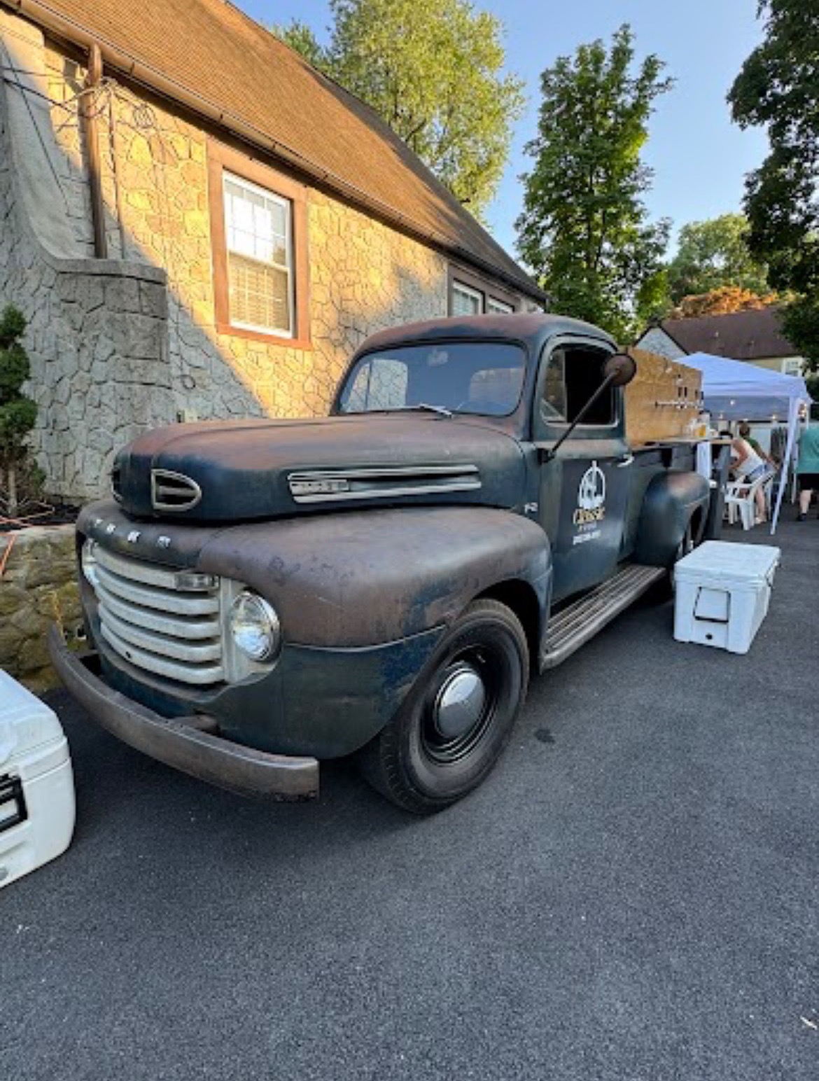 Classic Pour truck in a driveway event setup