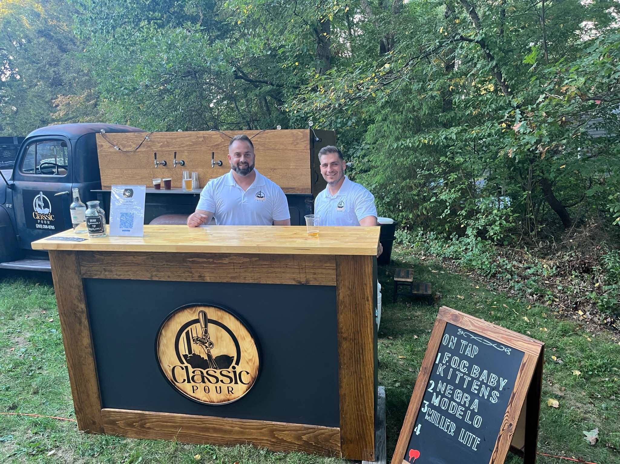 Classic Pour mobile tap truck bar service setup